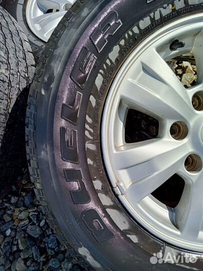Bridgestone Dueler H/T 245/70 R16