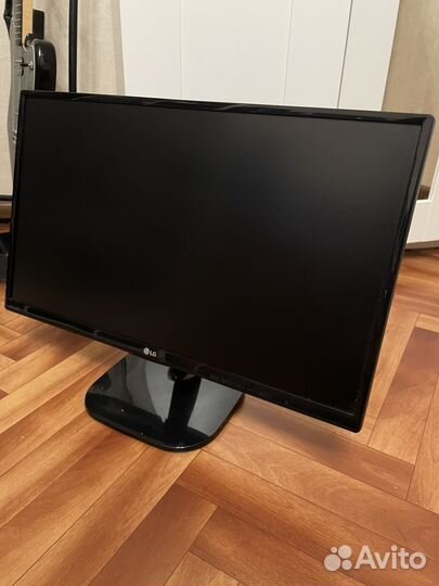 Монитор LG 24 дюйма