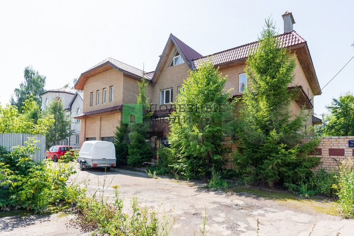 Коттедж 479,6 м² на участке 7,5 сот.