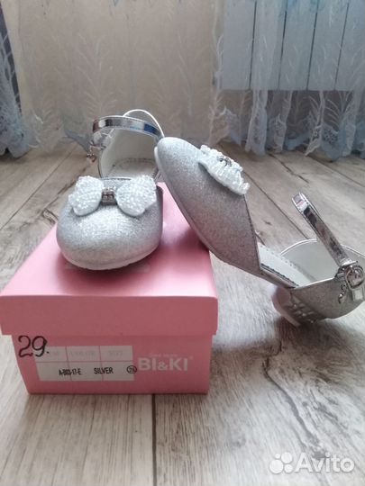 Туфли для девочки 29 размер на каблуке