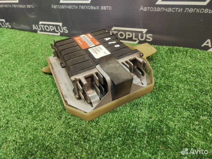 Блок управления двигателем Audi 80