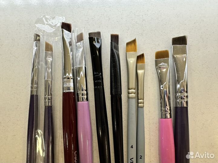 Кисть для бровей