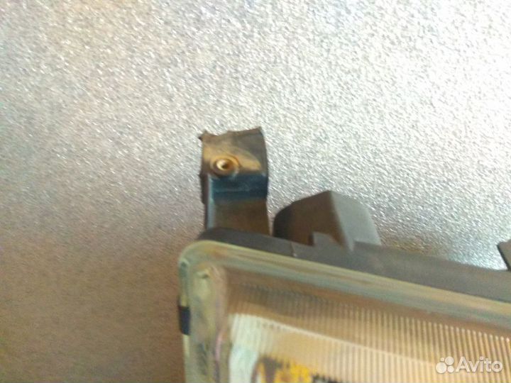 Toyota Land Cruiser 100 Фара правая