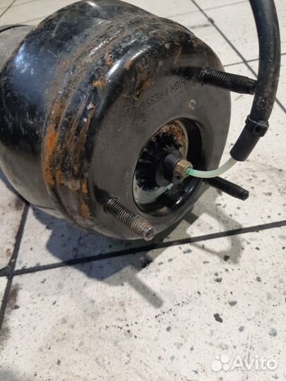 Стойка амортизатора (Пневмоподвеска) передняя