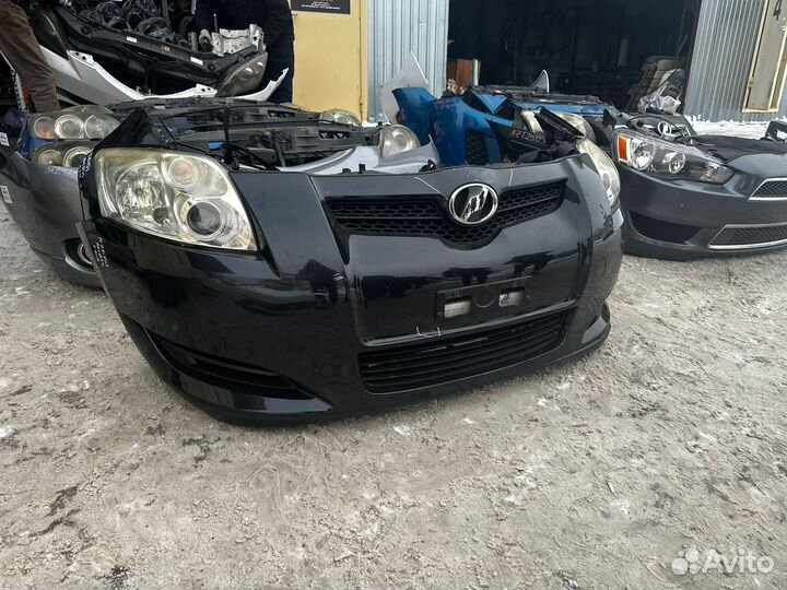 Передняя часть Toyota Auris E150