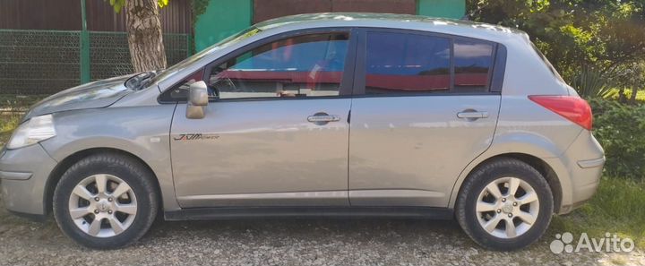 Nissan Tiida 1.6 AT, 2008, 279 000 км