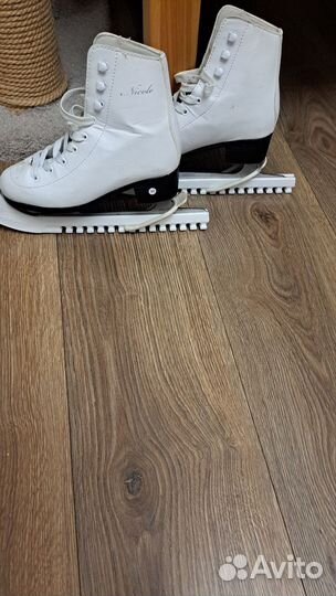 Коньки фигурные размер 35