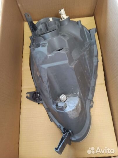 Фары на Тойота Ярис 1,3