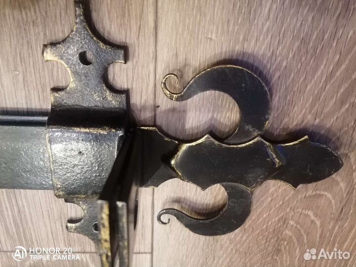 Засов для двери или ворот декоративный