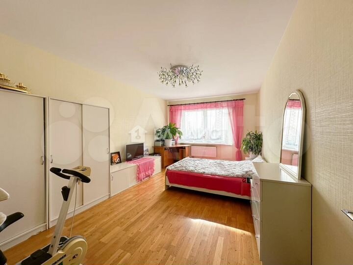 3-к. квартира, 104 м², 14/17 эт.