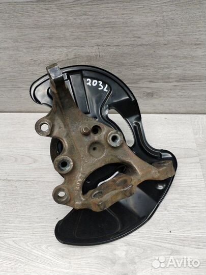 Кулак поворотный левый Mercedes C-Class Coupe W203