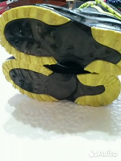 Кроссовки Nike 28