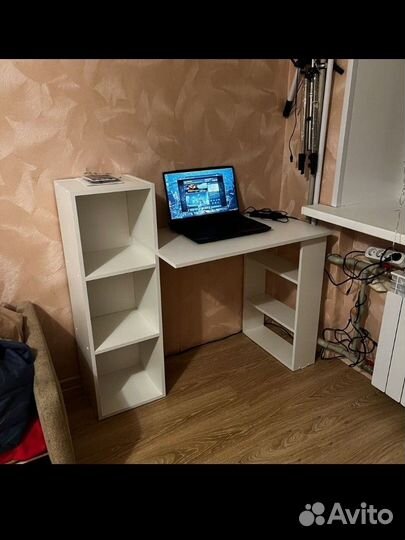 Письменный компьютерный стол