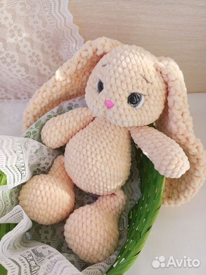Вязанный зайка. Заяц. Ручная работа