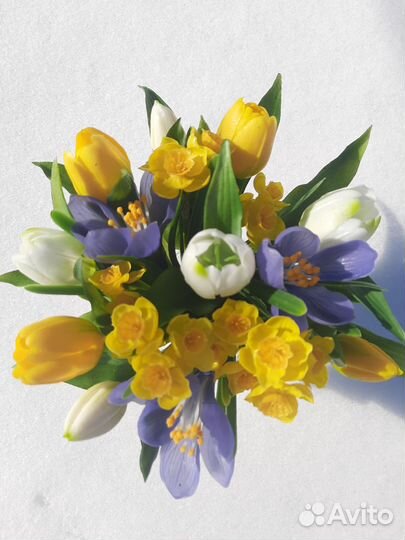 Искусственные цветы для украшения интерьера