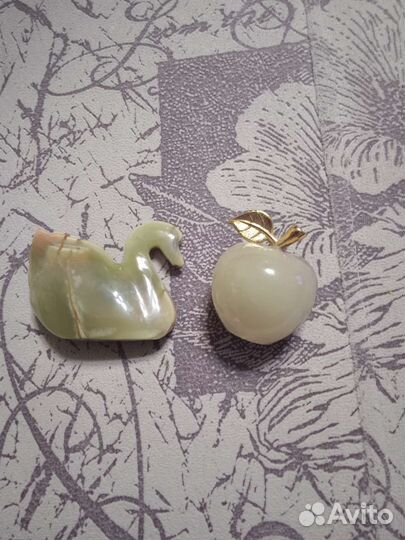 Фигурки из яшмы