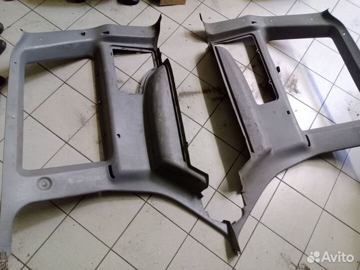 Пластик багажника Ford Explorer 2