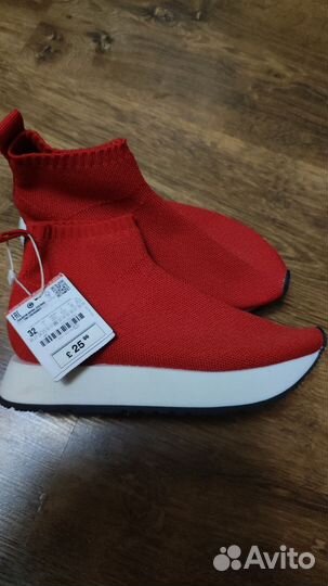 Кроссовки для девочки zara