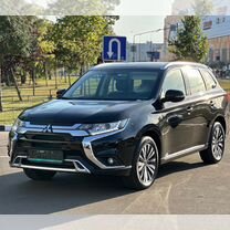 Mitsubishi Outlander 2.0 CVT, 2022, 33 км, с пробегом, цена 3 150 000 руб.