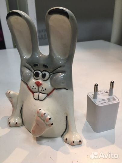 Заяц фигурка