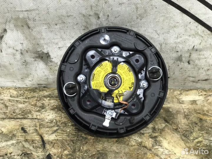 Подушка безопасности в руль Jaguar Xe 1