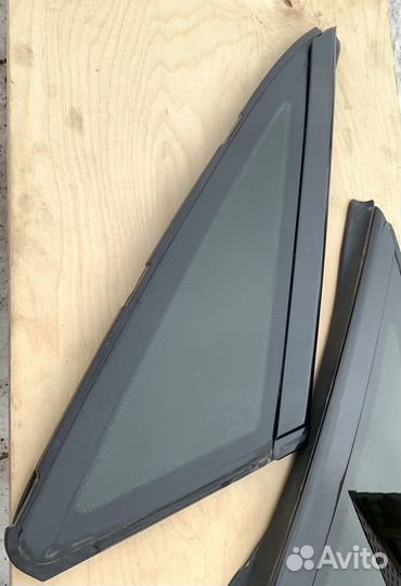 Задние стёкла (треугольники) Audi A8 D2