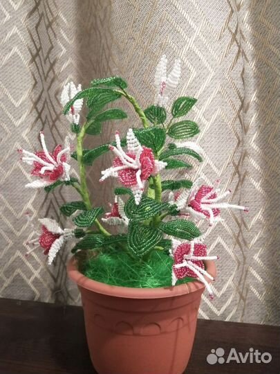 Фуксия из бисера