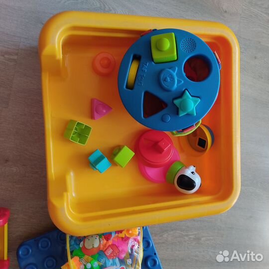 Развивающие игрушки для малышей пакетом