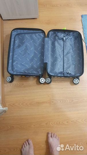 Чемодан на колесах детский бу