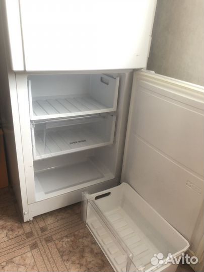 Холодильник hotpoint ariston бу