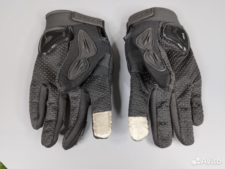 Мотоперчатки, цвет черный. Легкие и комфортные