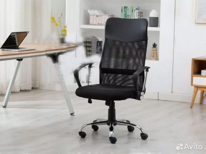 Компьютерное офисное кресло с механизмом качания