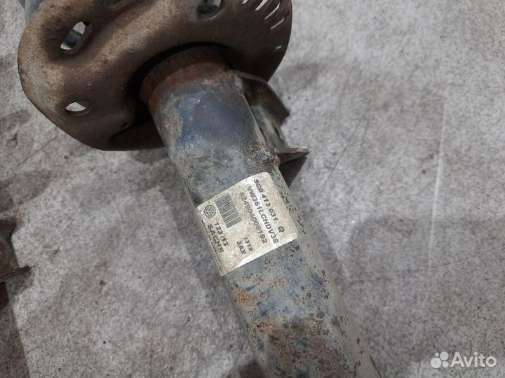 Передняя стойка в сборе для 1.4 Volkswagen Jetta 6