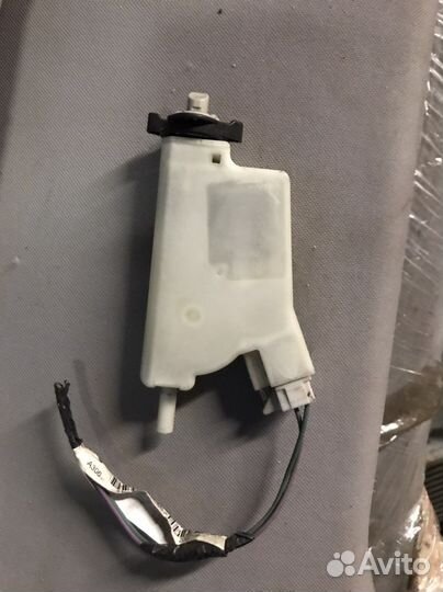 Замок защелка лючка бензобака Infiniti G
