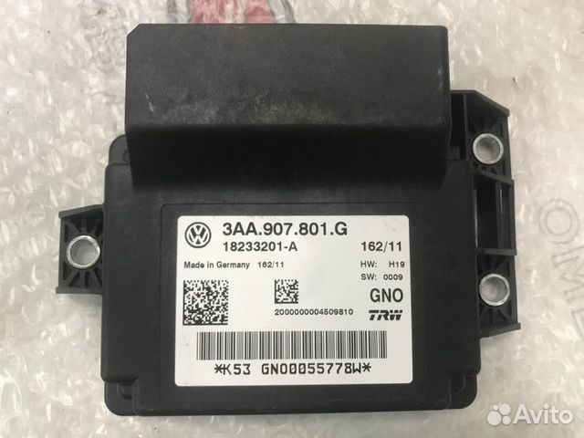 Блок управления стояночным тормозом Пассат Б7