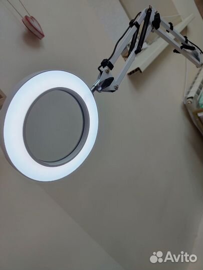 Лампа лупа для косметолога напольная