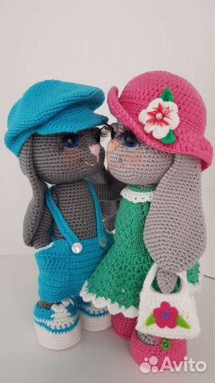 Сладкая парочка зайчиков