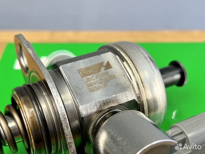 Топливный насос тнвд VAG 06H127025N Lucas