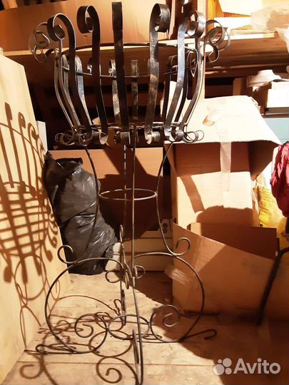 Кованая подставка для большого цветка, пр. Польша