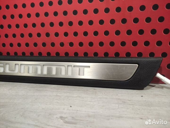 Накладка на порог салона Jeep Grand Cherokee WK2