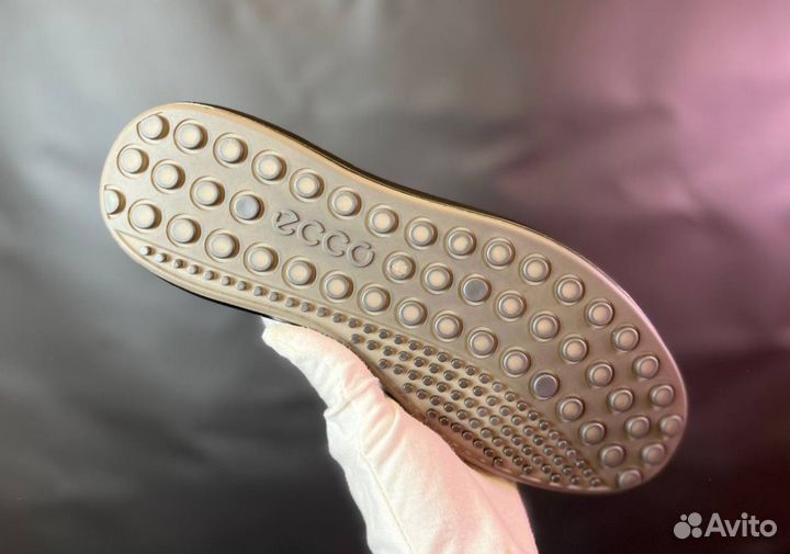 Кроссовки Ecco модные