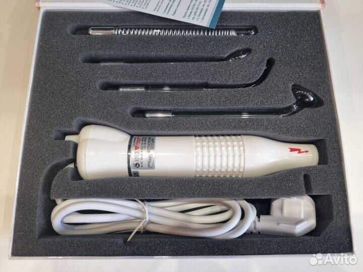 Импульсный массажер для лица