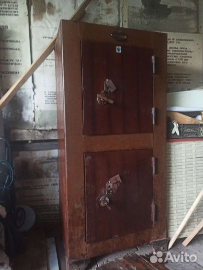Сейф металлический СССР шкаф