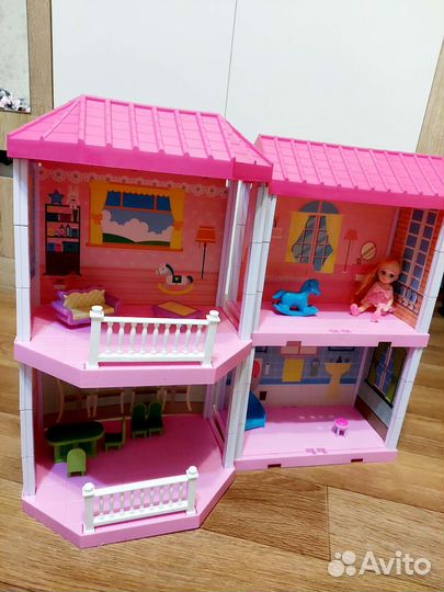 Домик для кукол с мебелью новый