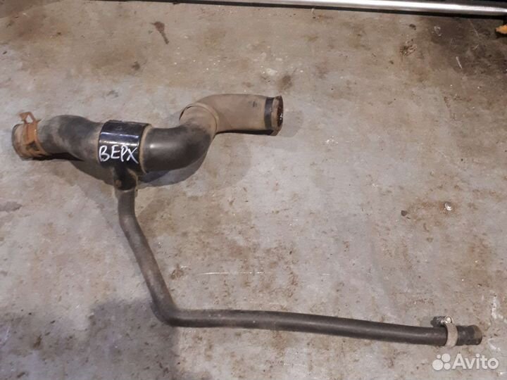 Верхний патрубок радиатора ауди 100 с4