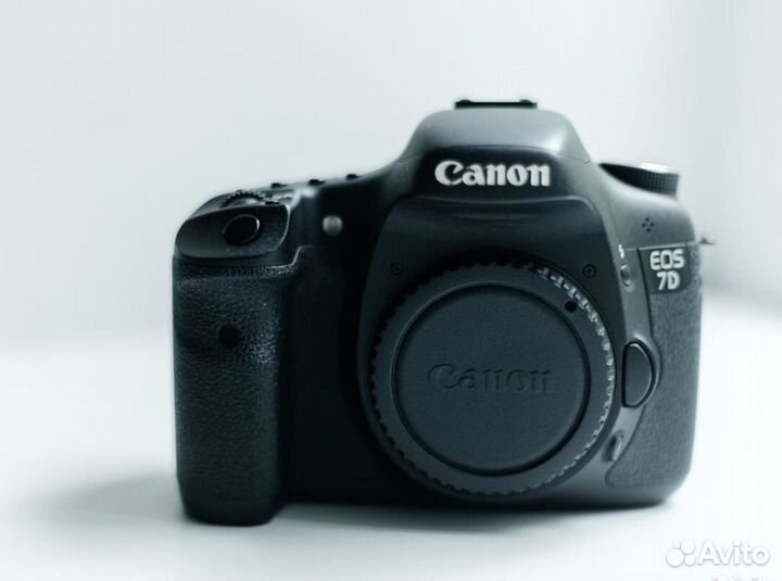 Зеркальный фотоаппарат canon 7d