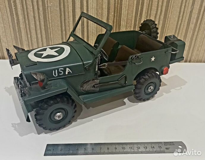 Коллекционная машина джип Виллис