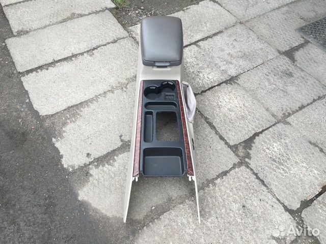 Подлокотник Kia Sorento 1