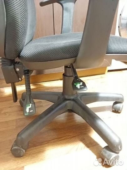 Офисное/компьютерное кресло