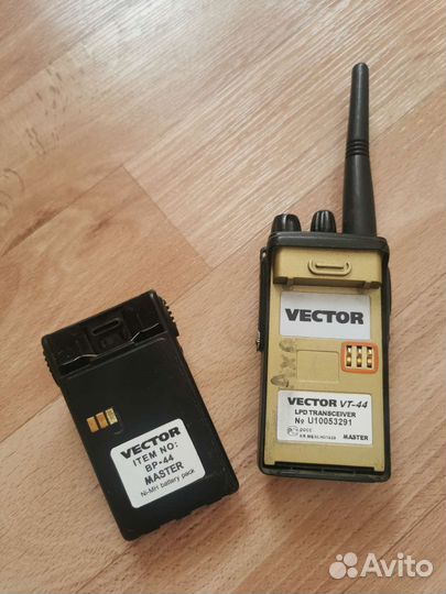 Рация vector vt 44